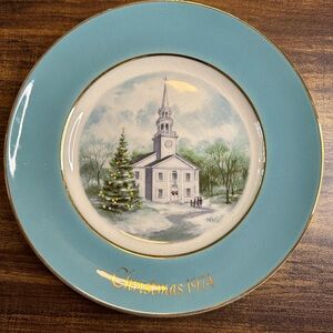 Avon 1974 Christmas Plate